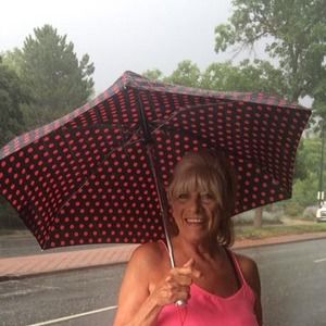 Meet your Posher, Dee dee